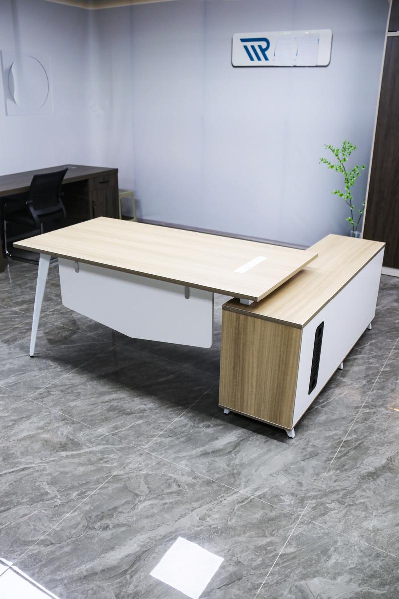 佛山办公家具源头工厂,高颜值多功能办公桌#办公家具 #老板桌